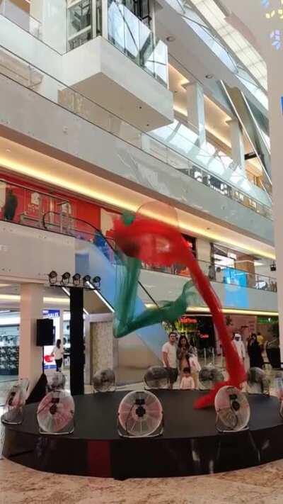 Dancing pieces of cloth at a Mall in Dubai. (Credit: u/Zascar)