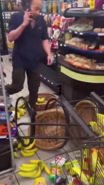 Woman trashes the entire store