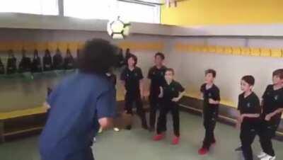 Marcelo visited his son's school and did the bin challenge with the kids