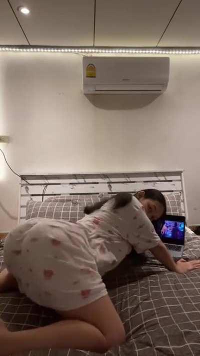 Asian With Big Fat Booty Twerking For Nasty Wet BBC