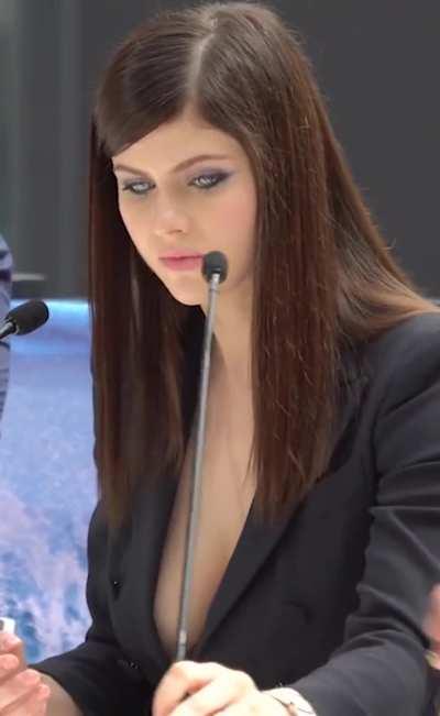 Alexandra Daddario