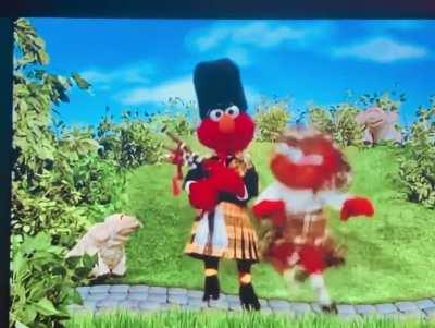 Elmo goes to Scotland