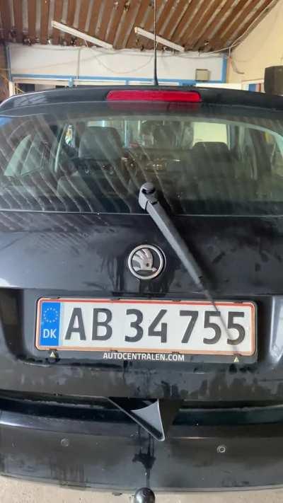 Licenseplate wiper