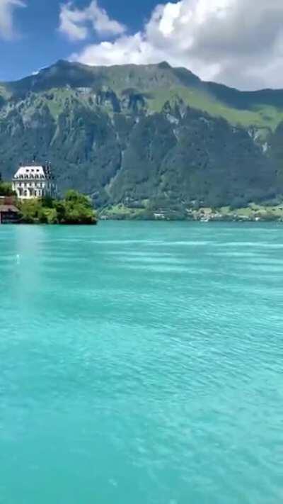 🔥 Gorgeous shade of blue and green - Lake Brienz, Switzerland