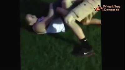 Jiujitsu Girl Taps Out Multiple Guys In The Park