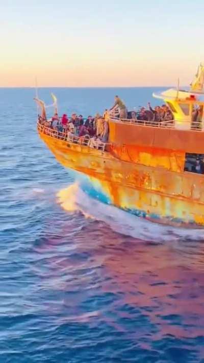 The situation in Italy is completely out of control. In the last few days, 15 boats with 1250 irregular immigrants, only men, have invaded us. In 9 months Giorgia Meloni (President of Italy) has allowed over 100,000 invaders to enter Italy, 380 every day!