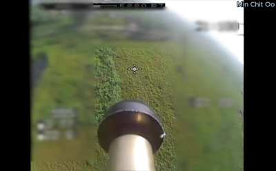 Footage of Myanmar military FPV drones targeting Arakan Army (AA) positions in Rakhine State, near the Bangladeshi border in Myanmar.
