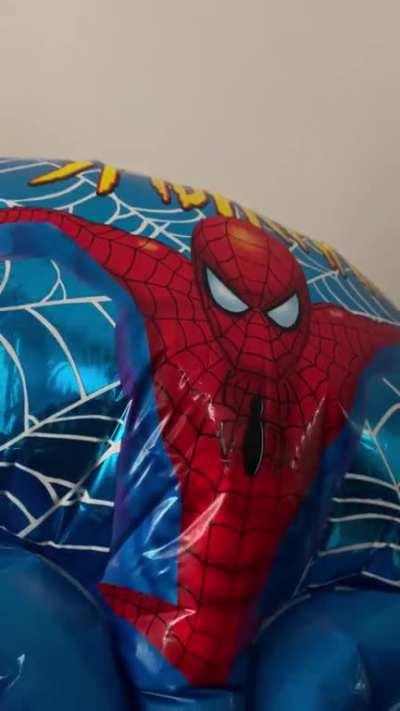 How did this Spidey balloon pass quality control?