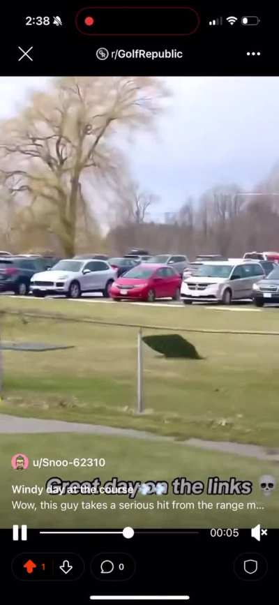 Crazy winds at the driving range💨