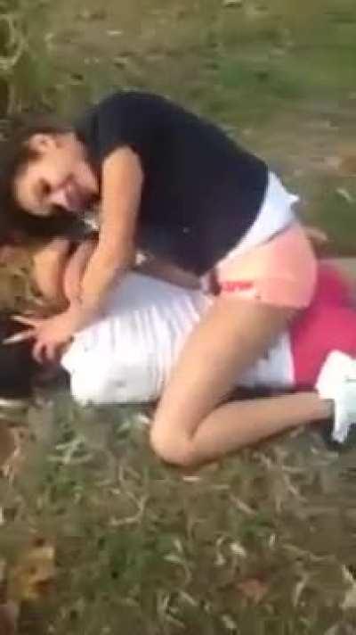 girls fight