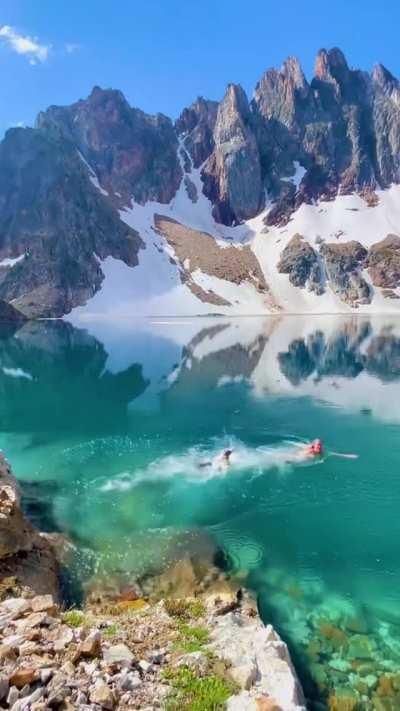 🔥 Alpine Lake, Idaho (6,513ft above sea level)