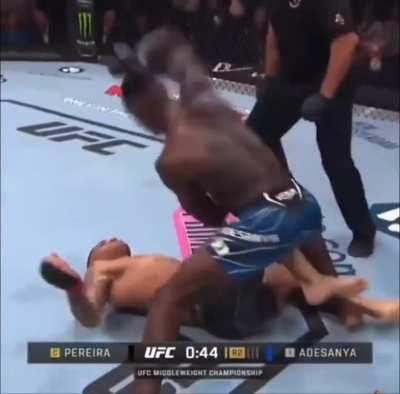 Stylebender ties the rivalry 1-1 by being the first to ever knock Poatan out cold