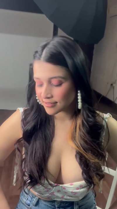 Mannara Chopra 