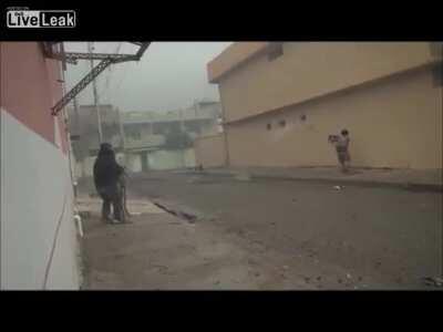 Islamic State fighter narrowly avoids death in Mosul (November 2016)