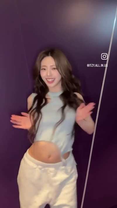 Yuna midriff 😋🤤