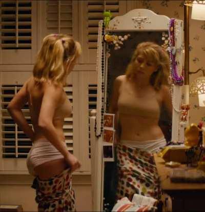 Jennette McCurdy's plump ass drives me insane