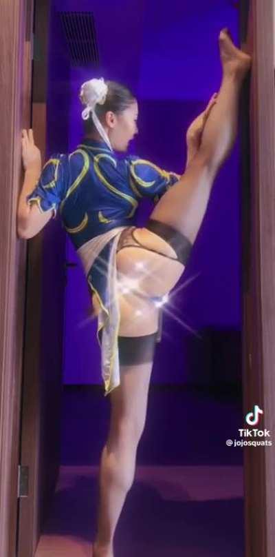 Chun Li cosplay