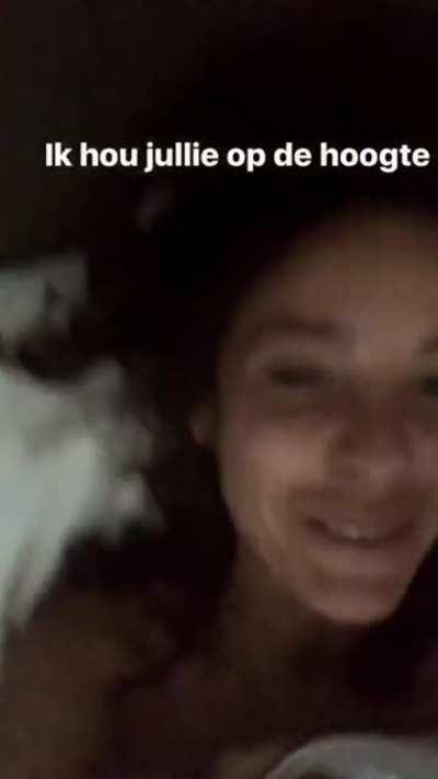 Fajah Lourens nipple slip