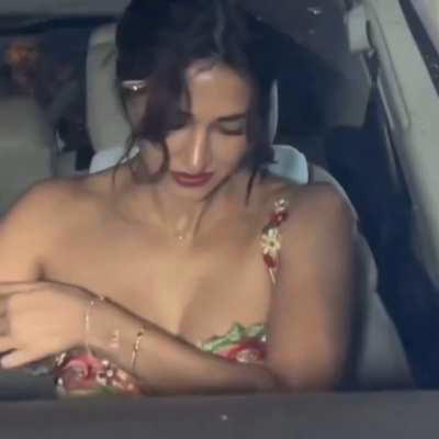 Disha Patani - almost slip in public