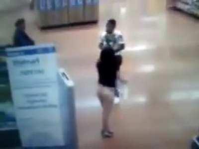 Woman strips naked in Walmart to prove she didn't steal