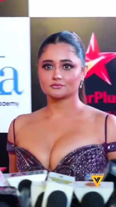 Rashmi Desai displying wat she has got. To attract producrs