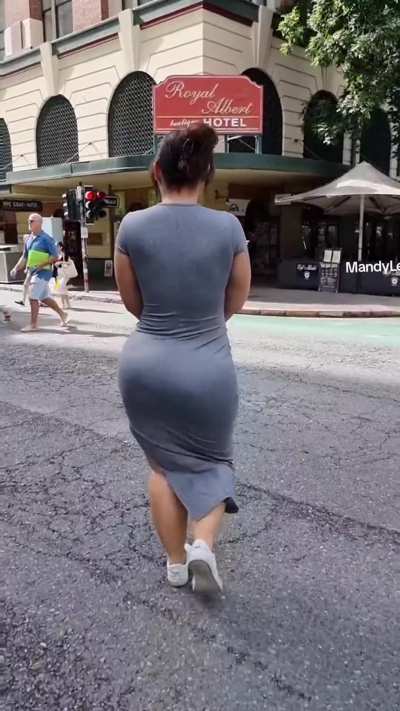 Big Ass Australian Woman Killing Her Tight Dress