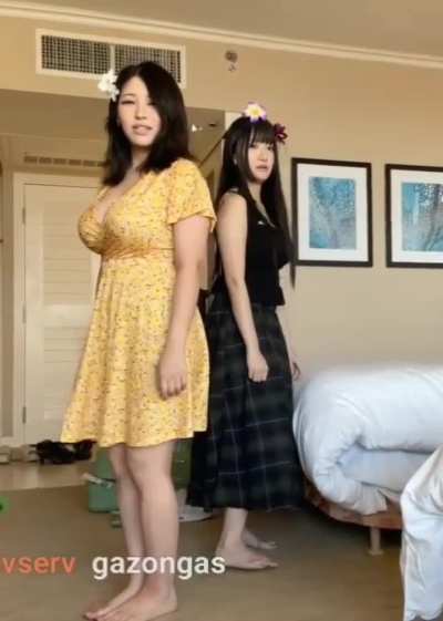 Hyoon &amp;amp; Aria in Hawaii hotel room - August 2024