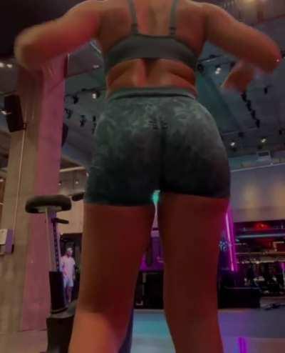 Her fat ass