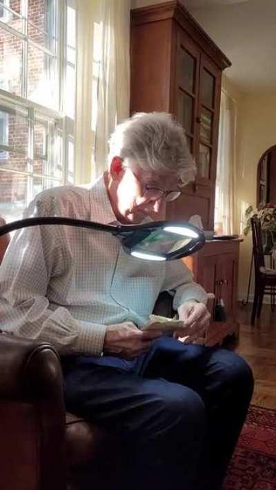 Follow up: Dad with magnifying glass finds out he's overnight famous on reddit