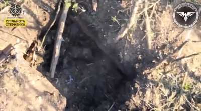 Pilots of the Strike Drone Company (47 OMBr) used a FPV drone to destroy a Russian dugout and eliminate the two Russian soldiers hiding inside