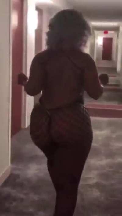 That Ass Walking Away 🍑😍