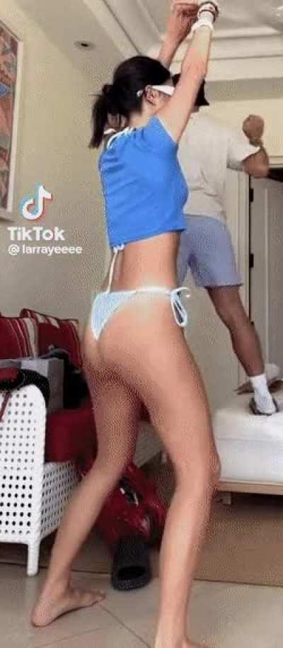 Charlie shaking ass TikTok before it was deleted