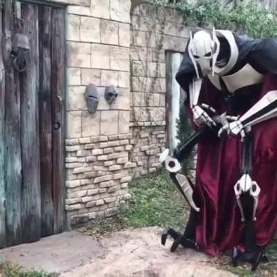 Amazing General Grievous cosplay by Wicked Armor : inte...