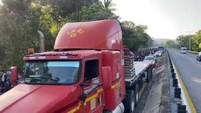 20 miles North of Tapachula. This is the largest most organized Caravan we have seen come out S Mexico this year that began with a QR code sign up on Oct 15th… mostly Central Americans, South Americans and Haitians. #BorderCrisis