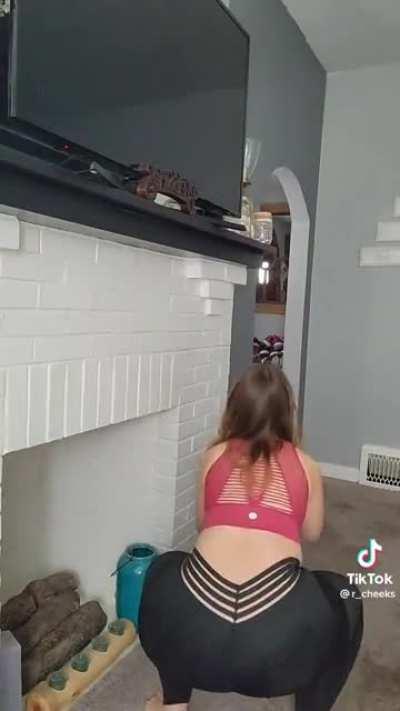 R_Cheeks - My favorite milf on TikTok