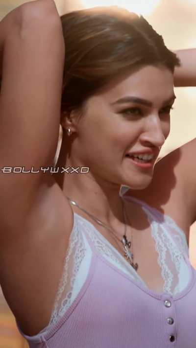 Kriti Sanon Armpits