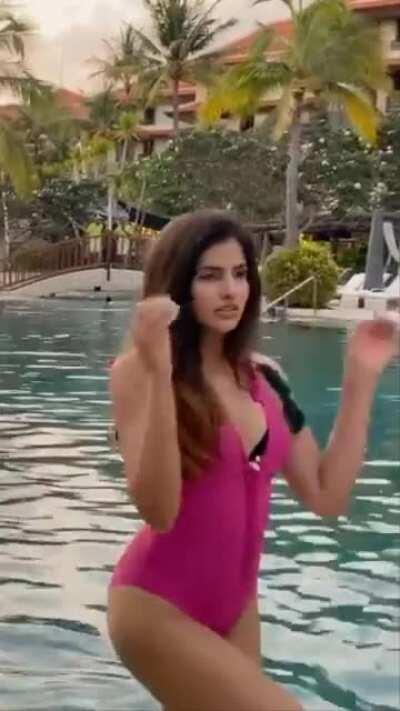 Sakshi Malik - Bikini Maldives (Insta) - Vertical Edit