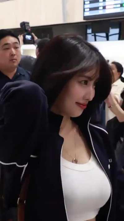 TWICE - Momo