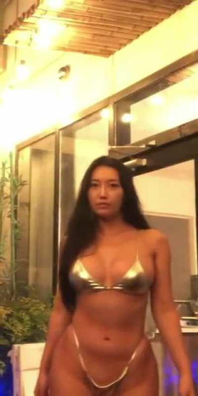 Shiny Bikini Slo-Mo