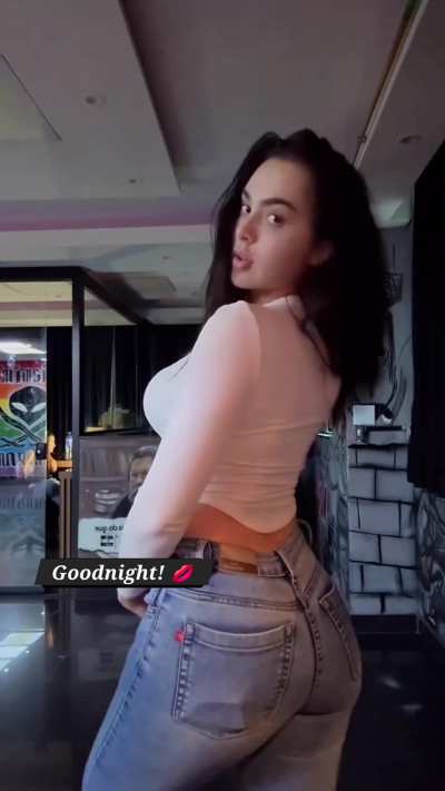 TightJeansFetishGirls