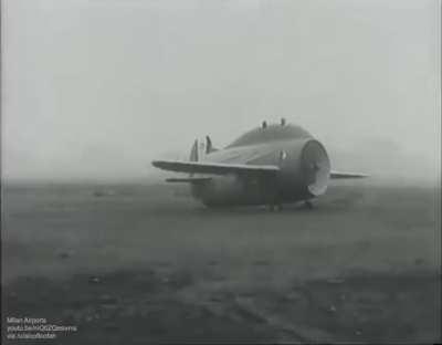 Experimental Italian aircraft with hollow, barrel-shaped body (Stipa-Caproni, 1932)