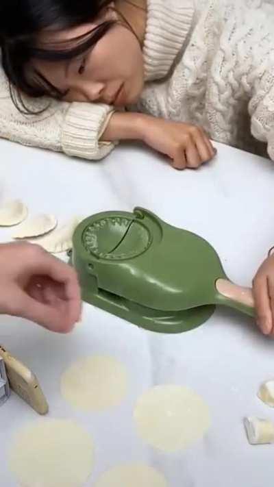 Quick dumpling maker