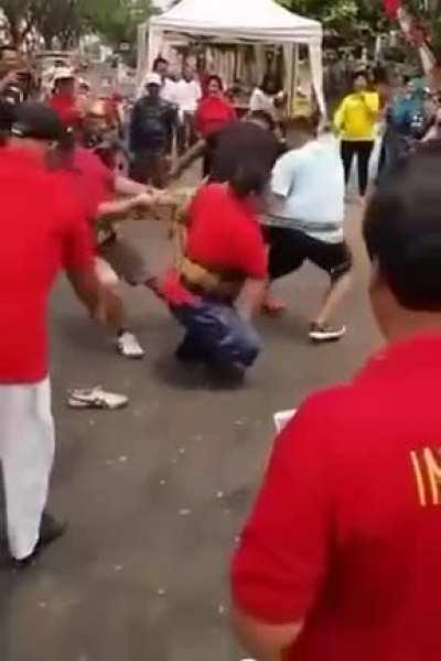 Indonesian Tug of War