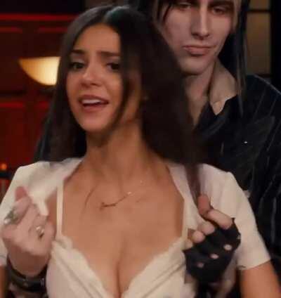 Victoria Justice getting her tits exposed before a gangbang