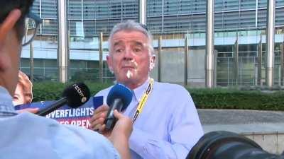 Video of the Michael O'Leary cream-pie incident. He handled it well, in fairness 😂