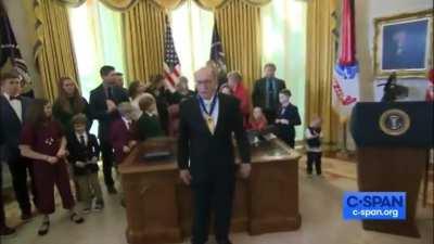 Dan Gable receives the Medal of Freedom