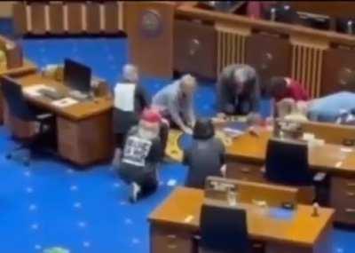 Republicans praying and speaking in tongues in Arizona courthouse before abortion ruling