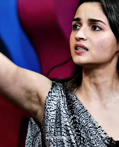 Alia bhatt milky armpits 🤤