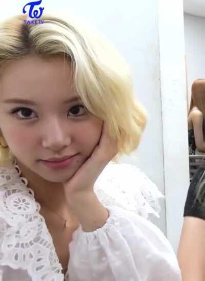 200903 - Chaeyoung looks flawless with this hair style