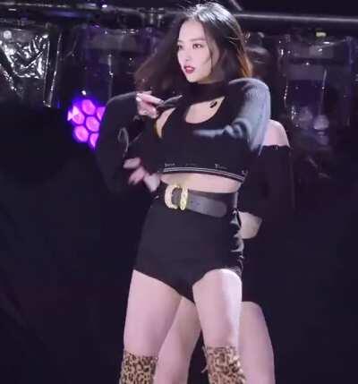 CLC - Yeeun Bad Girl Performance